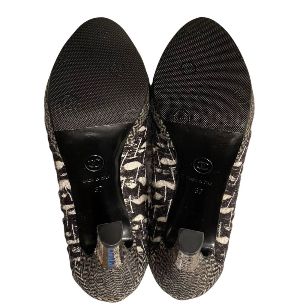 CHANEL Tweed Lace Up Booties Heels EU 37 Black White Ankle Boots -Authenticated - Picture 8 of 15